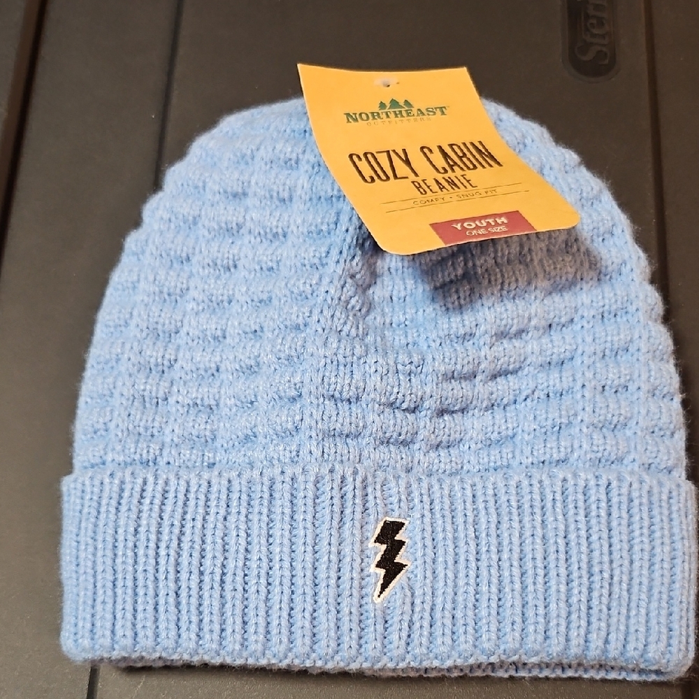 Northeast Outfitters Youth Cozy Cabin Icon Patch Beanie: BLUE/LIGHTNING: NWT: OS